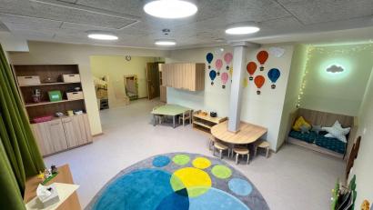 Bild: gz
Bequem, bunt und vielfältig gestaltet sind die neuen Aufenthaltsräume in der Eslarner Kindertagesstätte.