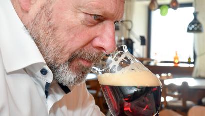 Bild: Petra Hartl
Bockbier, mal etwas anders getrunken: Biersommelier Alwin Märkl erklärt, wie man das Traditionsgetränk ganz neu kennenlernen kann.