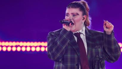 Bild: Joerg Carstensen/dpa
Sängerin Loi ist besonders nervös, wenn ihre Mutter bei Konzerten dabei ist.