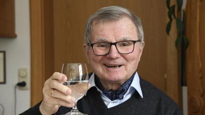 Archivbild: Petra Hartl
Amberg-Sulzbachs Altlandrat Hans Wagner , der 24 Jahre an der Spitze des Landkreises stand, feiert seinen 90. Geburtstag und verbringt seinen Ehrentag mit seiner Ehefrauen, seinen Kindern und deren Familien.