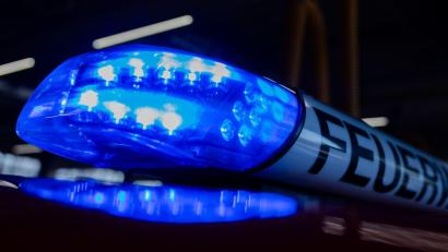 Symbolbild: Rolf Vennenbernd/dpa
Wegen eines Brandes in einer Werkstatt in Schönlind bei Wunsiedel rückte am Donnerstag die Feuerwehr aus.