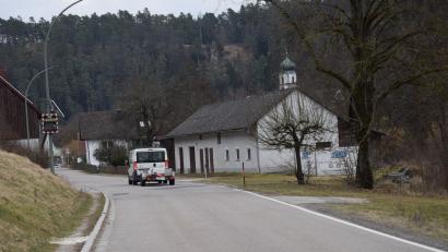 Bild: bö
Durch Adertshausen wird zu schnell gefahren. Das war Thema bei der Bürgerversammlung im Dorf. Eine Geschwindigkeitsmessanlage ist bereits aufgestellt. Es könnte aber auch geblitzt werden, hieß es in der Marktratssitzung.