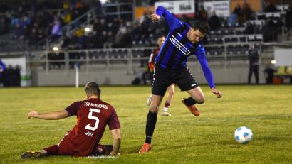 Bild: G. Büttner
Josef Rodler (rechts) und die SpVgg SV Weiden kamen gegen Kornburg nicht richtig in Tritt. Mit dem 1:1 war man aber beim Aufsteiger zufrieden.