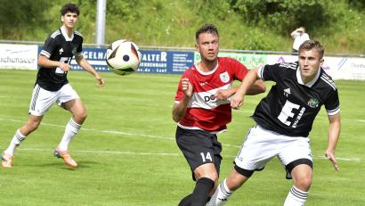 Archivbild: Hubert Ziegler
Henrik Brüggen (rechts) ließ die DJK Ammerthal mit einem Treffer in der Schlussphase von einem Punktgewinn beim FC Ingolstadt träumen.