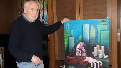 Bild: prh
Ernst Umann stellt in der Ausstellung "Quo Vadis" seine neuen Werke aus. Die hat er zum Großteil auf die Leinwände gemalt, auf denen vorher seine sieben Todsünden zu sehen waren.