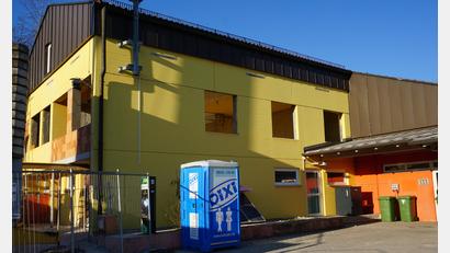 Bild: tra
Der Gemeinderat Ensdorf vergibt zahlreiche Aufträge zur Sanierung der Räumlichkeiten an der Mittelschule für die offene Ganztagsbetreuung.