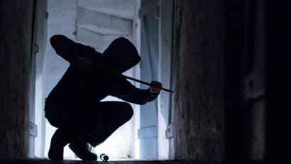 Symbolbild: Silas Stein/dpa
Nach einem Einbruch in Marktredwitz bittet die Polizei um Hinweise.