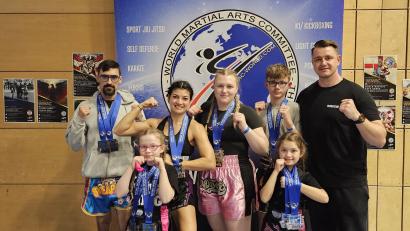 Bild: Alexandra Fizia
Die Kickbox-Truppe aus Amberg bei den Wettkämpfen in Teublitz.