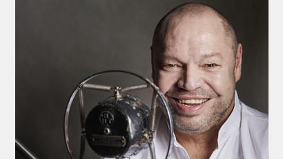 Bild: Gregor Hohenberg Sony Music Entertainment/exb
Vom Klassik-Star zum Jazzer: Sänger-Legende Thomas Quasthoff ist Special Guest bei Rüdiger Baldaufs "Trumpet Night & Friends" im Stadttheater Amberg.