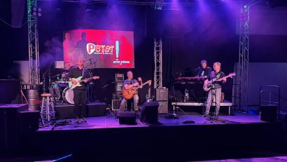 Bild: mgo
Premiere für die Tribute Band "Peter" im Salute-Club: Ein Abend ganz im Zeichen der Musiker-Legende Peter Maffay.