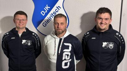 Bild: Sebastian Braun
Markus Grosser (Mitte) wird kommende Saison neuer Trainer der SG Gleiritsch/Trausnitz. Der Abteilungsleiter der DJK Gleiritsch, Sebastian Kraus (links), und der Abteilungsleiter des TSV Trausnitz, Lukas Wolf (rechts), begrüßten den Coach schon mal.