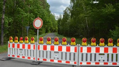 Symbolbild: jr
Wegen Fahrbahnerneuerung wird ein Teilabschnitt der Straße zwischen Högen und Sunzendorf für den Verkehr komplett gesperrt werden.
