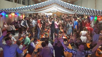 Archivbild: gi
Die Feuerwehr Moosbach lädt die Bevölkerung zum Starkbierfest an diesem Samstag ein. Die Partyband „Sappralot“ sorgt wie im vergangenen Jahr für Stimmung.