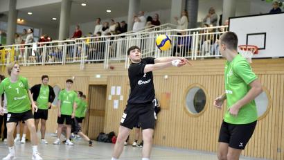Archivbild: Hubert Ziegler
Sebastian Helm (Mitte/Szene aus einem ) und der VC/DJK Amberg sind bei der bayerischen Meisterschaft der U18 vertreten.
