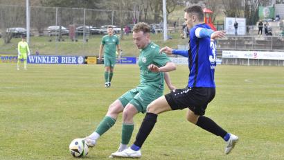 Bild: Hubert Ziegler
Die SpVgg SV Weiden setzte sich am Samstag mit 3:1 bei der DJK Gebenbach durch.