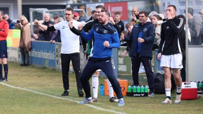 Bild: Dieter Jäschke
Großer Jubel herrschte rund um die Trainerbank der SpVgg Schirmitz nach dem 2:1-Siegtreffer gegen den TSV Eslarn.