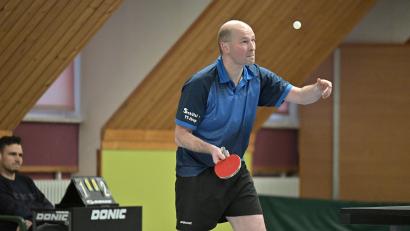 Bild: Hubert Ziegler
Markus Hummel und Tischtennis-Spieler des TTSC Kümmersbruck haben gegen die DJK Sparta Noris Nürnberg verloren und so einen entscheidenden Schritt in Richtung Meisterschaft verpasst.