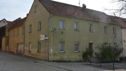 Archivbild: jr
Im Anwesen Marktplatz 4 wird der neue Dorfladen untergebracht. Die Ausbauarbeiten werden aber heuer nicht abgeschlossen.