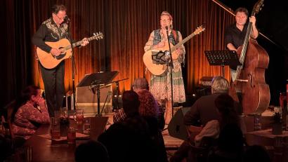Bild: mgo
Die Country-Band "Mum & Dad's" gewährt im Schafferhof eine musikalische Reise nach Nashville.