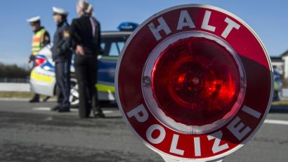 Symbolbild: Alexandra Stolze
Beamte der Grenzpolizei Waidhaus haben bei Pleystein einen gesuchten Straftäter gestoppt.