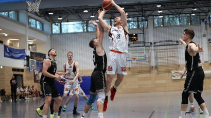 Bild: Dieter Jäschke
Ein unerwartetes Comeback auf Neustädter Seite liefert Center Jonas Meißner.