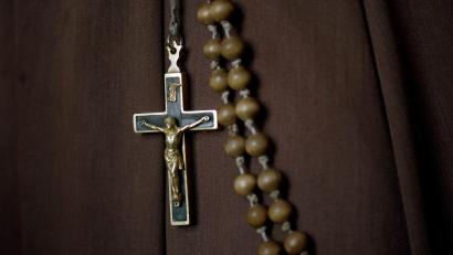 Symbolbild: Arno Burgi/dpa
87.184 Menschen traten im vergangenen Jahr in Bayern aus der katholischen Kirche aus, 39.486 aus der evangelischen.