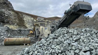 Bild: Gabi Schönberger
Noch läuft der Betrieb im Steinbruch an der Oberbaumühle in Windischeschenbach. Doch bald soll damit Schluss sein.