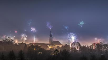 Bild: Klaus Stingl 
Silvester-Feuerwerk über Pressath.