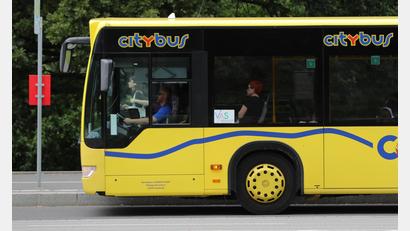 Bild: Wolfgang Steinbacher
Der Bus hält künftig wieder an den Haltestellen in der Othmayerstraße in Amberg.