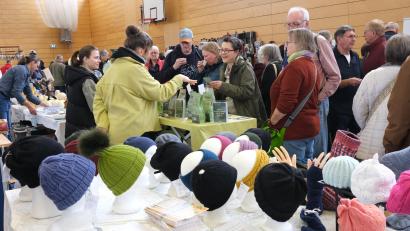 Bild: Hirsch
Der Frühjahrsmarkt der Interessensgemeinschaft "Oberpfälzer Bauernmarkt" erlebt wieder den erwarteten Andrang.