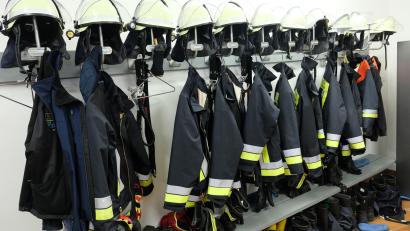 Bild: do
Mit der Übernahme junger Kräfte in den aktiven Feuerwehrdienst ist auch die Schutzausrüstung der Schlammersdorfer Wehr zu ergänzen.