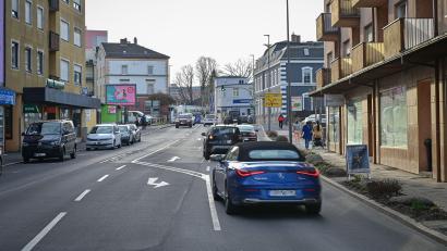 Bild: Florian Miedl/fph
Hier wird der Verkehr bald ruhen: Vom Vilser Platz bis zur Kreuzung mit der Meußelsdorfer Straße steht eine große Baumaßnahme an.