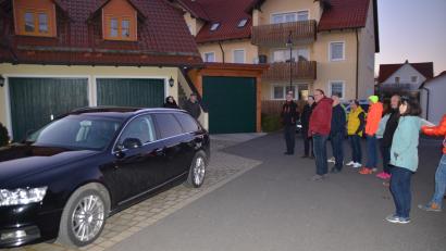 Bild: ak
Der Bauausschuss diskutierte vor Ort über ein Parkproblem in der Franzensbader Straße.