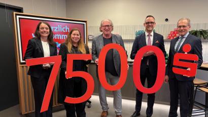 Bild: Bild: Kathrin Schmidt
Über die Spende freuten sich mit Vorstandsmitglied Sonja Kalb, Sonja Oleson, Dr. Armin Rüger (beide SEGA), Vorstandsvorsitzender Thomas Pickel und Stiftungsexperte Edgar Rauch (von links).