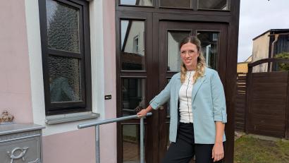 Bild: pz
Dr. Elena Reiter eröffnet Anfang Mai in Waldsassen ihre eigene zahnärztliche Praxis. Die Tirschenreutherin hat die ehemalige Praxis von Dr. Gilch gemietet und umgebaut.