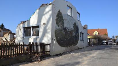 Bild: gi
Nach fast 400 Jahren fiel das Schultes-Anwesen in Moosbach der Abrissbirne zum Opfer.