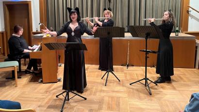 Bild: hbl
Vier hochmotivierte Musikerinnen in Aktion: Von links Klara Bäumler, Maren Gleixner, Marion Elling-Birkhan, Annemarie Brinckmann