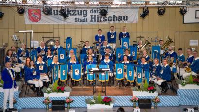 Archivbild: u
Am Ostersonntag begibt sich das Orchester des Musikzugs unter seiner Leitung von Marcus Hoffmann (vorne links) unter dem Motto "In 80 Takten um die Welt" auf eine musikalische Reise rund um den Globus.