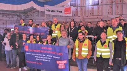 Bild: rgr
Über 100 Beschäftigte der ortsansässigen Zivilbeschäftigten der Stationierungsstreitkräfte streikten am Donnerstag.