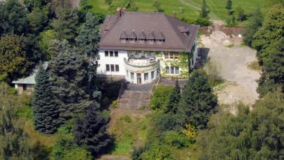 Archivbild: Michael Ascherl
Ein Hauch von Weißes Haus: Die Seltmann-Villa steht seit 2005 leer und verfällt. Investoren und Ideen gab es seither reichlich. Eine Lösung indes nie.