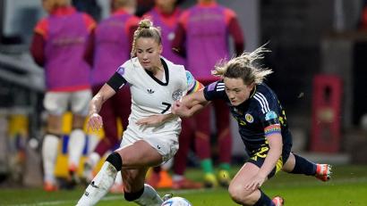 Bild: Andrew Milligan/PA Wire/dpa
Harte Gegenwehr durch Schottland für DFB-Kapitänin Giulia Gwinn