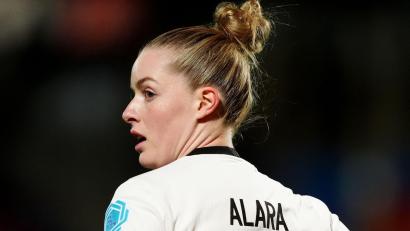 Bild: Andrew Milligan/PA Wire/dpa
Nur noch den Vornamen auf dem Trikot: Alara Şehitler