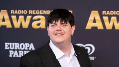 Bild: Silas Stein/dpa
Sänger Isaak ist gespannt auf den diesjährigen ESC-Wettbewerb.