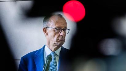 Bild: Christoph Soeder/dpa
Für Friedrich Merz sind die Umfragen ein Dämpfer. (Archivbild)