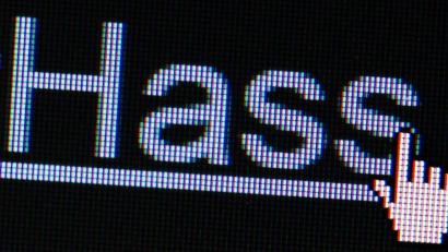 Bild: Lukas Schulze/dpa/ZB
In Bayern wächst die Zahl an Straftaten bei der sogenannten Hasskriminalität massiv an. (Symbolbild)