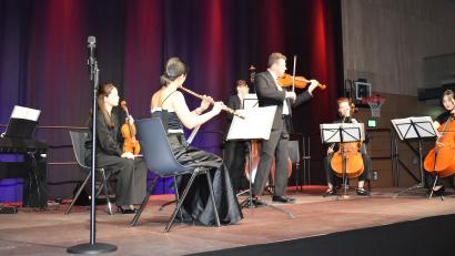 Bild: rgr
Unter der Leitung von Professor Igor Malinovsky spielte das Dresdner Residenz Orchester "Vivaldi - Die Vier Jahreszeiten" und andere Werke in der Stadthalle Grafenwöhr.