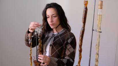 Bild: do
Ausgestattet mit dem Stipendienfonds-Preis 2025 der Akademie der Bildenen Künste München zeigt Sara Mayoral Jiménez ihre Werke "Zum guten Tod" in den Ausstellungsräumen des Klosters Speinshart