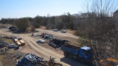 Bild: ak
Das Bahnhofsareal mit Wildwuchsbereich gehört mit zu den Bereichen in der Gemeinde Speichersdorf, für den die Nachwuchsplaner Ideen einreichen sollen.