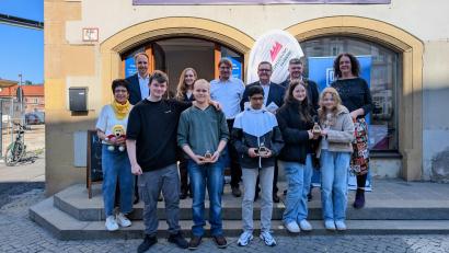 Bild: Fitzgerald
Die Gewinner des Wettbewerbs "Kunst.stoff" der Wirtschaftsförderung Amberg.