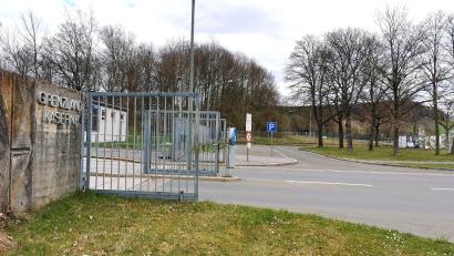 Bild: Portner
Etwas außerhalb der Grenzlandkaserne Oberviechtach will die Bundeswehr in östlicher Richtung eine Instandsetzungshalle (Länge 134 Meter) bauen.